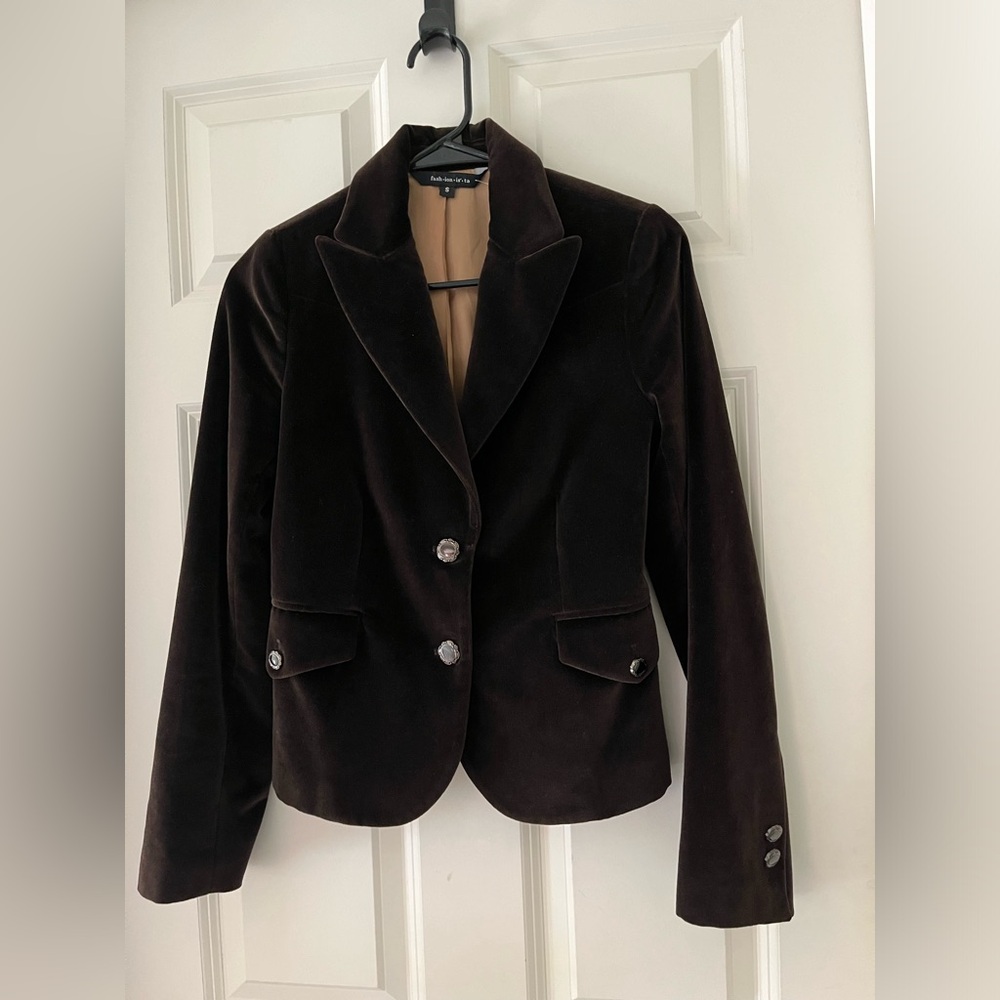 Gorgeous brown velvet blazer w/ornate buttons lined, size S by fash.ion.is.ta